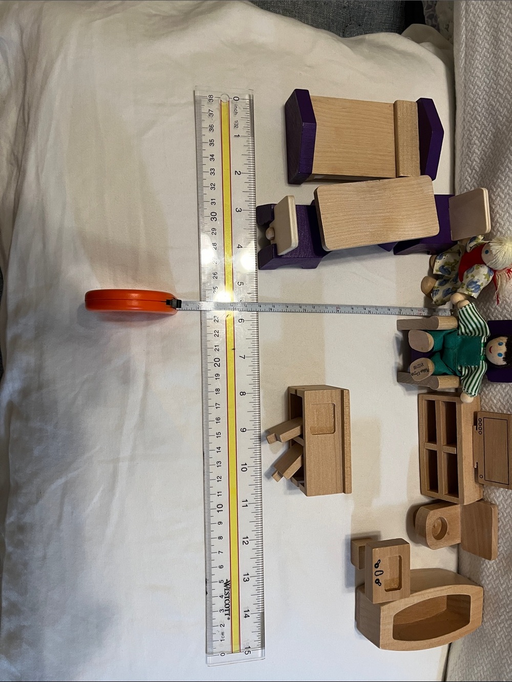 Melissa & Doug Wooden Dollhouse Furniture Set with Purple Accents and Two Dolls - Picture 6 of 7